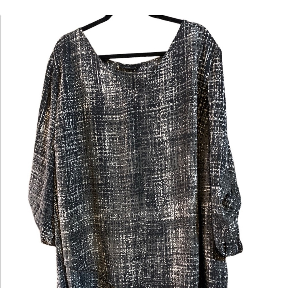 Elegant Black and White Women's Top